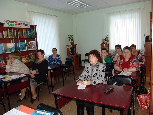 kruhlyj sto. delemsja planamy mto da