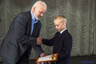 toropcev nahrazhdaet