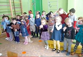 Вот как киски умываются